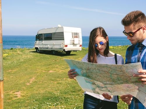 Wynajem kampera czy zakup? Kompleksowe porównanie kosztów i wygody podróżowania