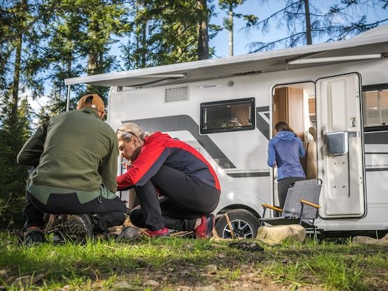 Poradnik serwisu kamperów przed podróżą po Europie – jak przygotować się do bezpiecznej wyprawy